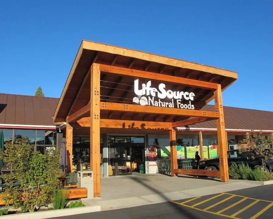 Storefromt of Life Source Foods, home of a Garten Fundraiser. 